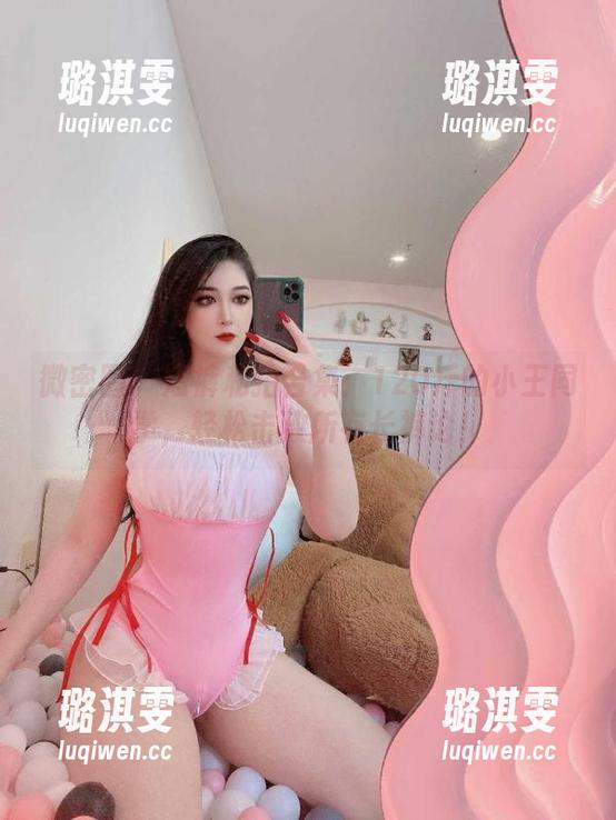 120斤的小王同学 微密圈 - 短裤私拍合集:120斤的小王同学,轻松击败所有长裤论!