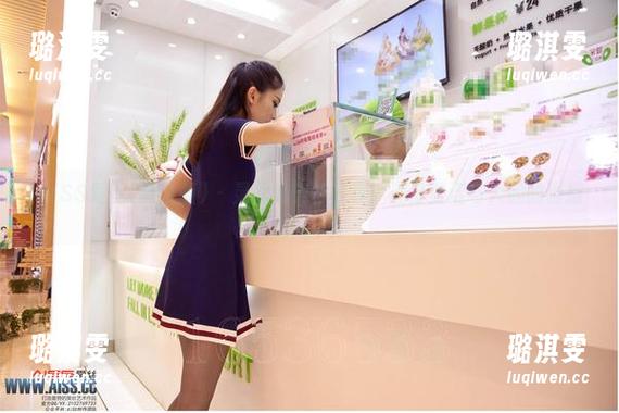 AISS爱丝(黄金版) - 灵儿的美丝写真：那份羞涩与大胆的碰撞。