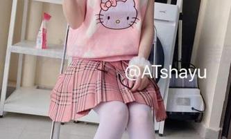 AT鲨的奇妙图包：女孩们瞬间的美丽与怦然心动