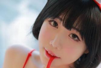 图库里的Addielyn(에디린)连体衣：一下子就能让你联想到海边阳光