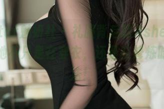 MiStar魅妍社 – 礼服背后的Ashely丽丽：她不只是在穿衣，还是在修炼时尚魔法！