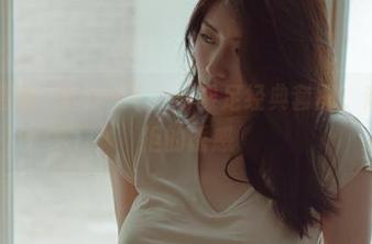 免费福利！Min.E(민이)裸足经典套图，难以抗拒的诱惑