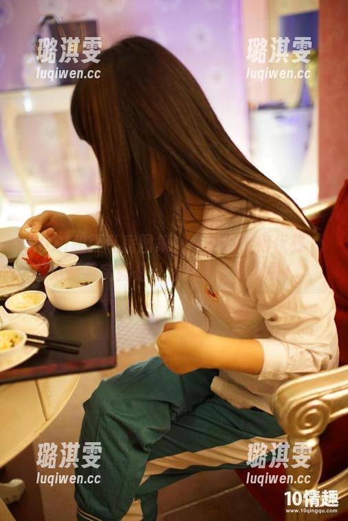 ROSI和服私房图集：一秒钟变得优雅，结果其实就是让你在街上转圈圈！