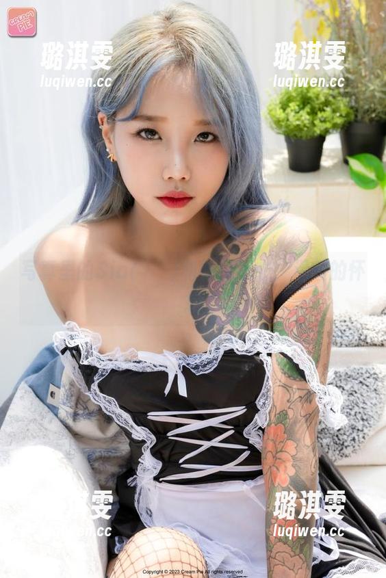 写真里的Sia(시아)和她的毛衣，温暖的怀抱