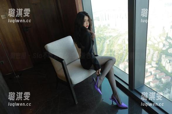 微密圈 - Sia不吃鱼带你进入粉色世界，私房写真暴露她的秘密