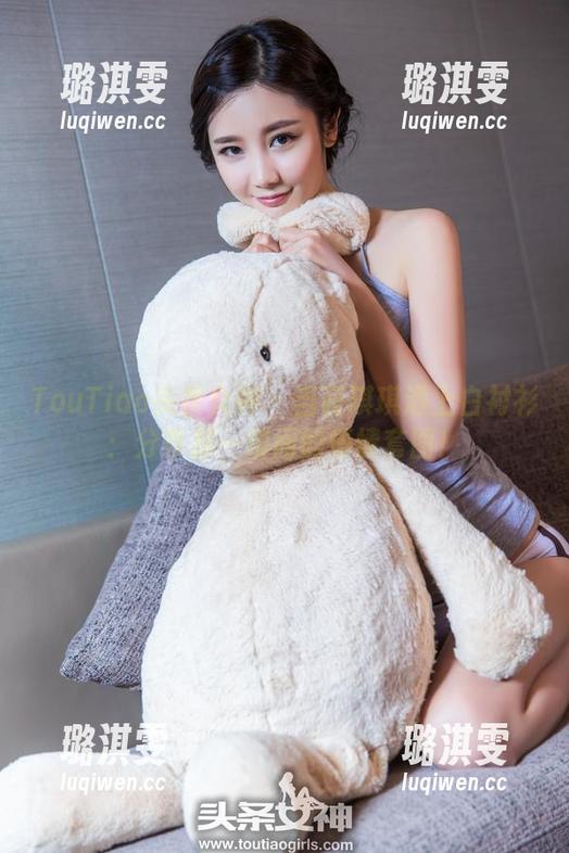 TouTiao头条女神 - 当萌琪琪遇上白衬衫：分享那一瞬间的情愫套图！