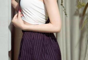 UGirls尤果网 – 唐溪若的制服写真，光影交错间擦出的火花