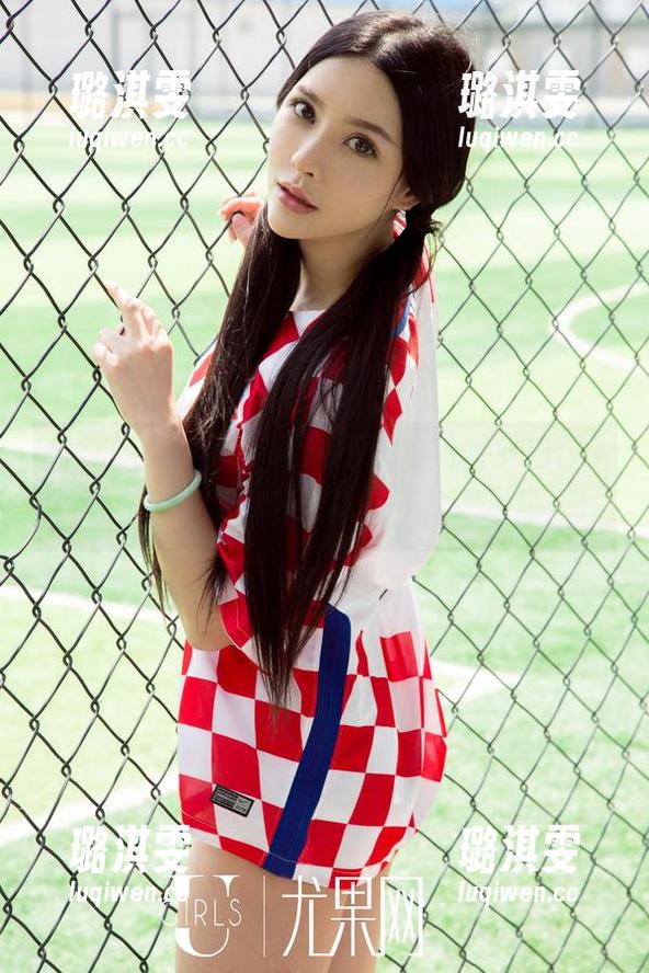 UGirls尤果网 - 谭晓彤海边的调皮招数，全套图包，似乎阳光都忍不住想凑热闹！