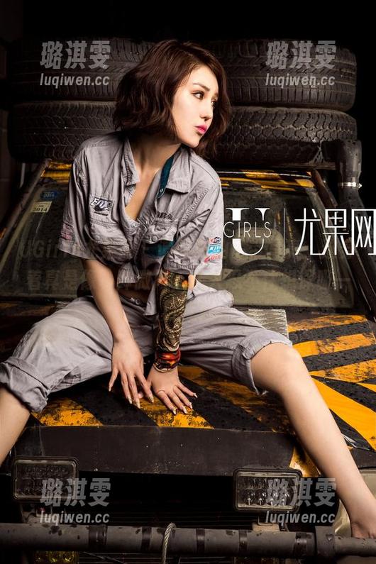UGirls尤果网 - 谭晓彤的吊带写真，这穿着真是像一阵微风，让人忍不住想深吸一口气！