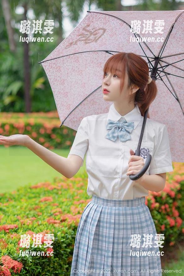 Xiuren秀人网-慧敏Vivi Xiuren秀人网 - 慧敏Vivi姐姐的高清写真:光影交错,画面里心跳得太快了。