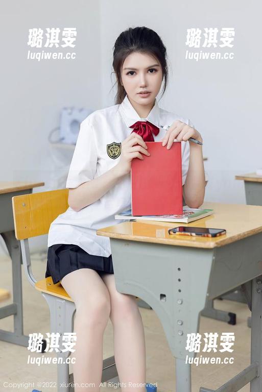 Xiuren秀人网 - 免费图册：王馨瑶yanni的死库水，浑身都想要一股清流！