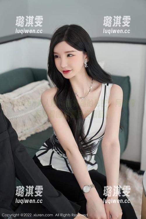 Xiuren秀人网 - 董林越的秘密：网袜背后免费的资源尽在眼前！