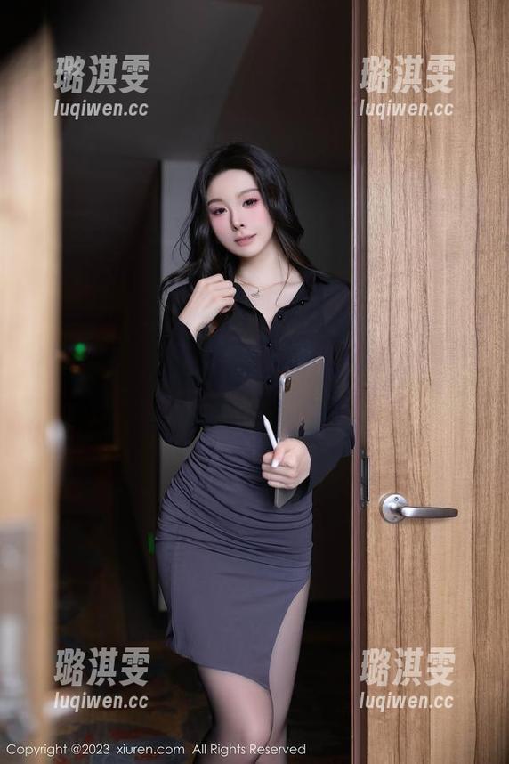 Xiuren秀人网-陈念灵Vickyao Xiuren秀人网 - 圣诞的感觉:陈念灵Vickyao作品和你一起融化的冰雪资源!
