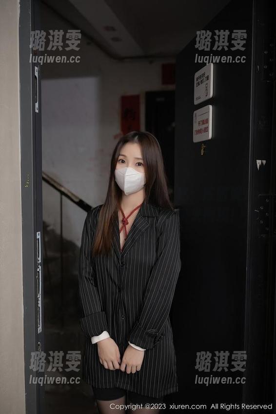 Xiuren秀人网-陈茜妮zoe Xiuren秀人网 - 原图大揭秘:陈茜妮zoe的镂空之旅,免费还不快来围观!