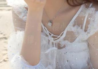 YouMi尤蜜荟 – 跟随樱小白baby，全套图集粉色旋律，仿佛在春天里漫步。