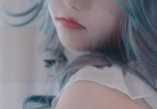 时光停驻的瞬间：eloise软软的水手服，为你呈现完美cos图包