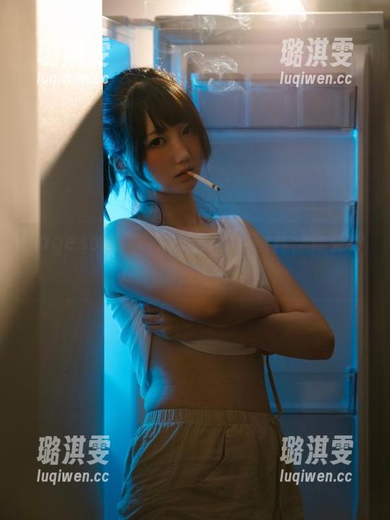 nagesa魔物喵 nagesa魔物喵的油亮全套图片,真有种想一探究竟的冲动