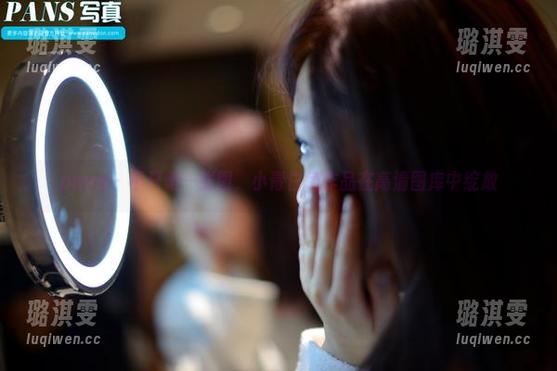 pans-小青 pans - 不只是一张图,小青白色作品在高清图库中绽放