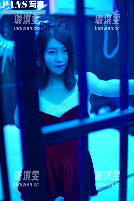 pans-梦梦 pans - 看了梦梦的透明写真,我开始怀疑自己对美的定义
