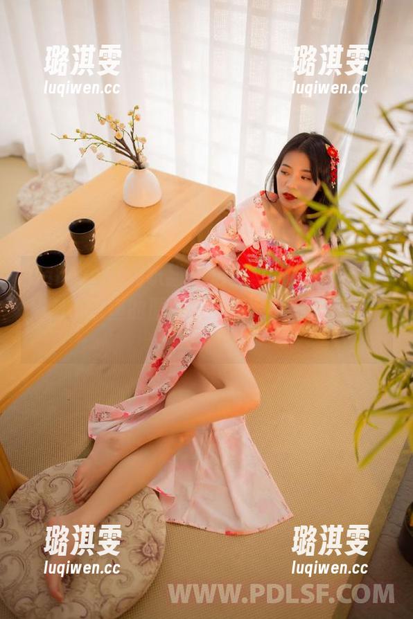 partycat轰趴猫-秘制小汉堡 partycat轰趴猫 - 浴缸里的小秘密——秘制小汉堡的原图带你感受不一样的氛围!