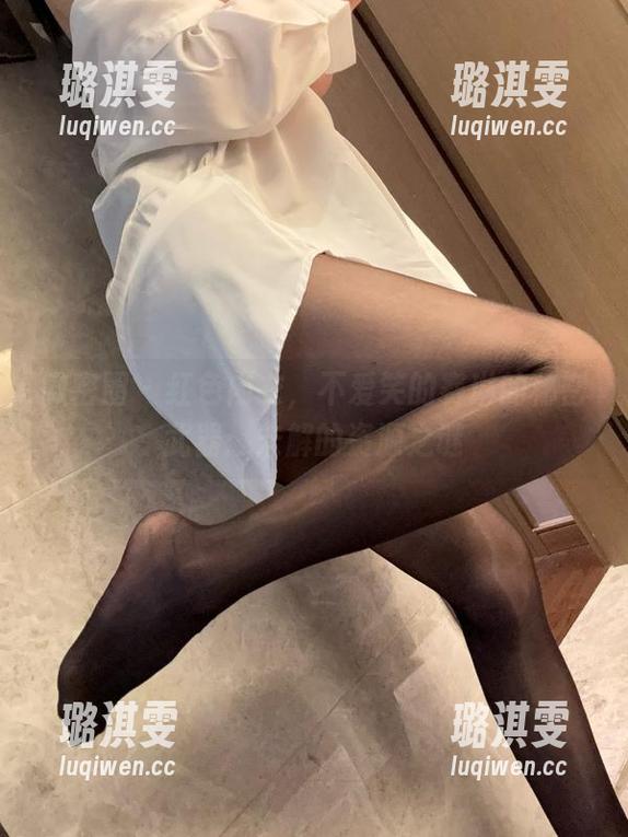 不爱笑的赛琳 微密圈 - 红色内衣,不爱笑的赛琳的秘密武器:未解的资源之谜