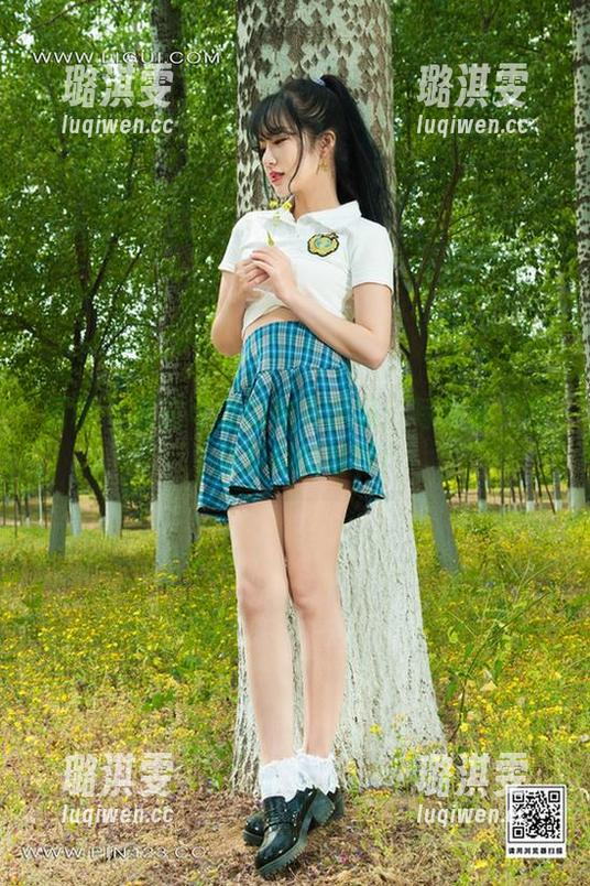 丽柜 - 解密可馨的秘书职场：写真集下载，光影间的暧昧！