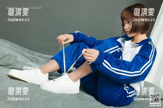 丽柜-甜甜 丽柜 - 免费美图,甜甜女孩的每一瞬间都让人陶醉!