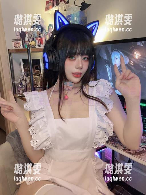 九言 九言学姐写真的奇妙照片合集:你可能会爱上她的每一个瞬间。