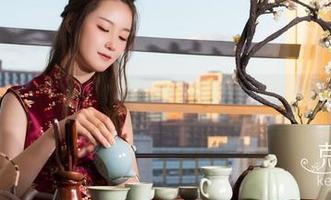 克拉女神 – 嘉萌空姐美图精选：光线、影子，还有点小暧昧