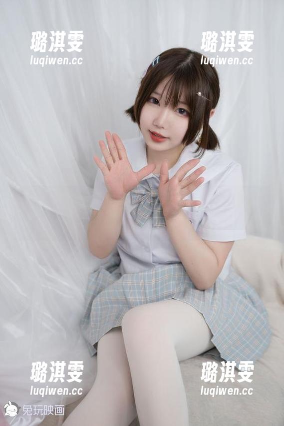 兔玩映画 兔玩映画资源库——超清新JK少女们趴在角落偷偷说八卦,快来偷听!