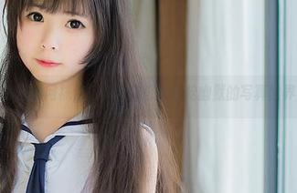 向小圆的网袜作品，带你进入轻松幽默的写真世界！