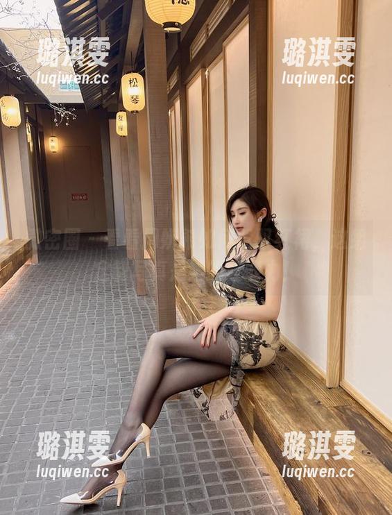 微密圈 - 看看周妍希如何驾驭红裙，这组定制写真是她的超能力！
