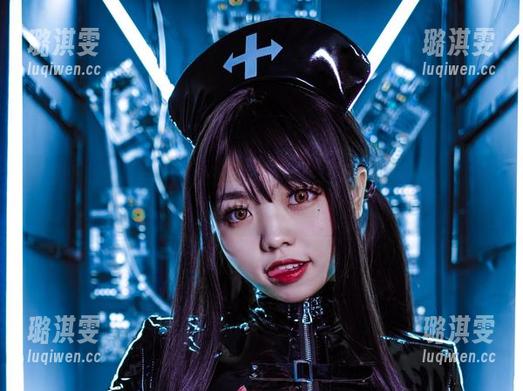 啊日日_Ganlory 啊日日_Ganlory的校园写真:分享她沉醉在秋色里的模样