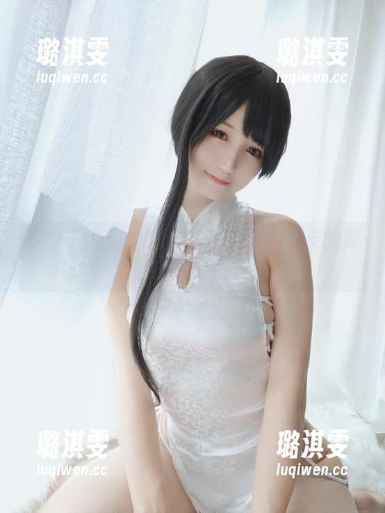 小仓千代w的肉丝套图：甜蜜与调皮的完美结合