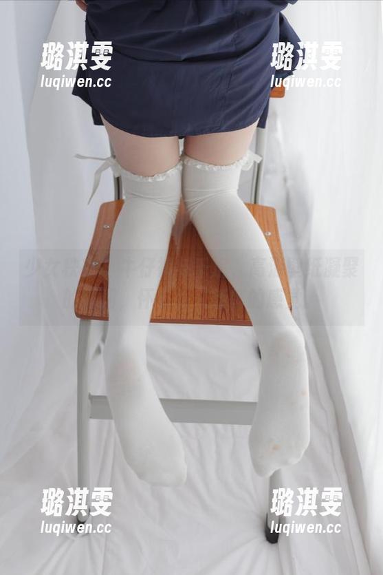 少女秩序 - 牛仔裤与千澄，高清壁纸凝聚的瞬间，怀旧而又新鲜的感觉。