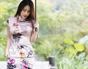 尤蜜荟 – 奶牛与Cris_卓娅祺的激烈碰撞，图库带你划破常规的写真的幻影