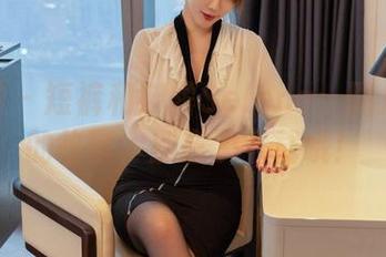 尤蜜荟 – 短裤和娜露Selena：图片背后的故事，别忘了下载哦！