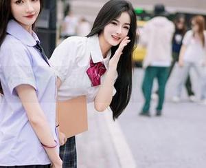 尤蜜荟 – 精选小海臀Rena图集：她的女王之路，从未平凡！
