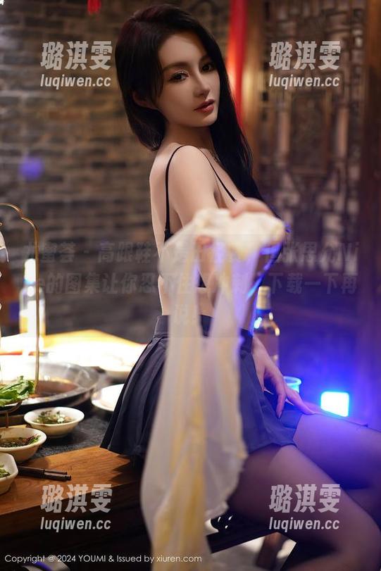 尤蜜荟-张思允Nice 尤蜜荟 - 高跟鞋不是田径赛,但张思允Nice的图集让你忍不住想冲刺,下载一下再说!