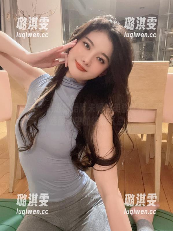 就是阿朱啊 微密圈 - 走进就是阿朱啊的美脚世界:精选图集中的神秘气息