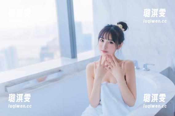 念雪ww的白色泳衣合集，果然是夏日必看，仿佛听到海浪在耳边轻声呢喃！