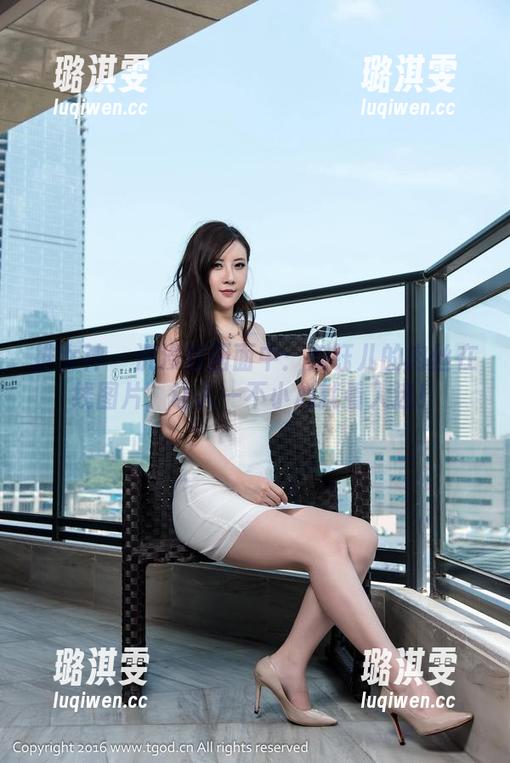 推女神 - 沉浸在画面中：刘钰儿的肉丝在线图片，让人一不小心就看入迷！