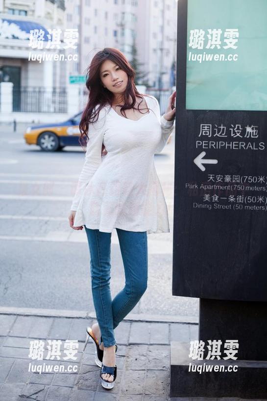 推女郎 - 谭冰高跟鞋大揭秘：私房作品中隐藏的超能力！