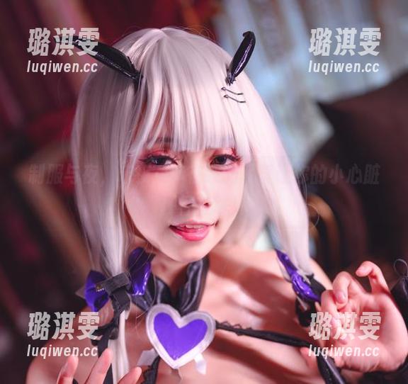 制服与夜，末夜787在线的写真让你的小心脏怦怦直跳！