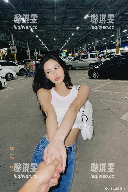 李嘉欣97 微密圈 - 当李嘉欣97碰上齐屁短裤,图库分享瞬间变成网络话题!
