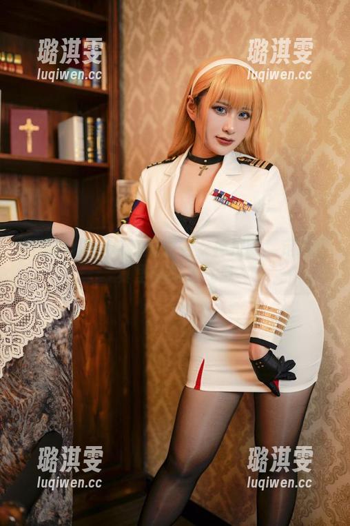 柘烟Zuken与妮姬胜利女神拉毗：定制写真里的阳光气息