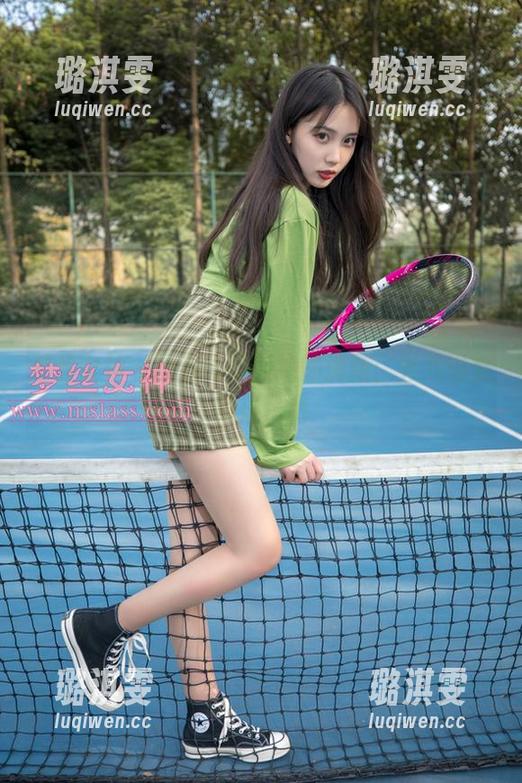 梦丝女神 - 没有人能拒绝的清新：乔儿浴室图集精选
