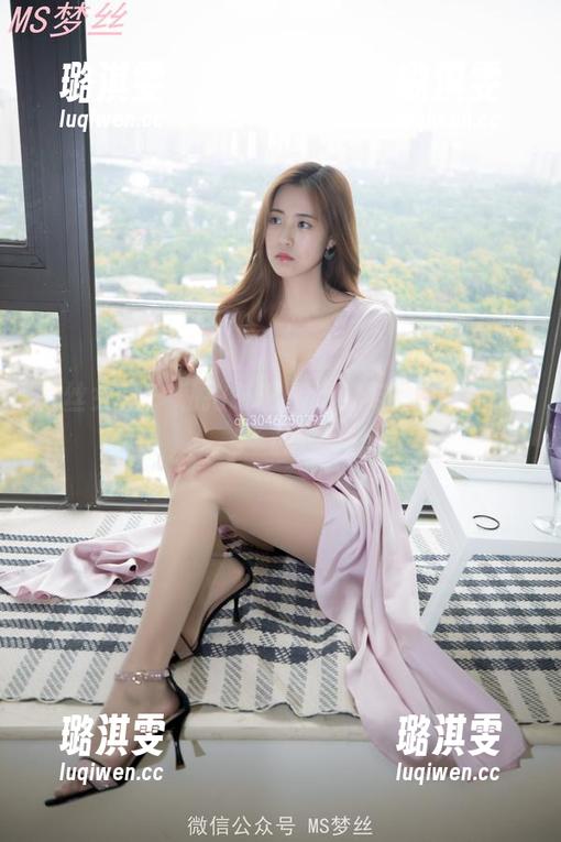 梦丝女神 - 私拍时刻：晓晓与白色的青春气息