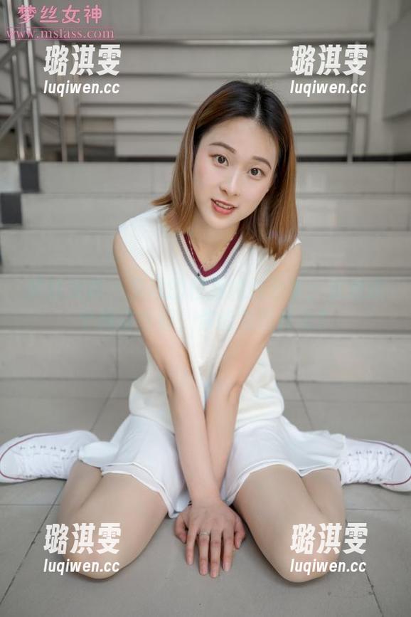 梦丝女神-灵唯 梦丝女神 - 灵唯的校服纯白分享:走进这个纯白世界,你能发现什么?