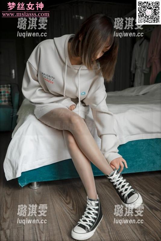 梦丝女神-诗琪 梦丝女神 - 怎么不爱诗琪的泳池派对最新写真呢?真是清凉又热辣的结合!